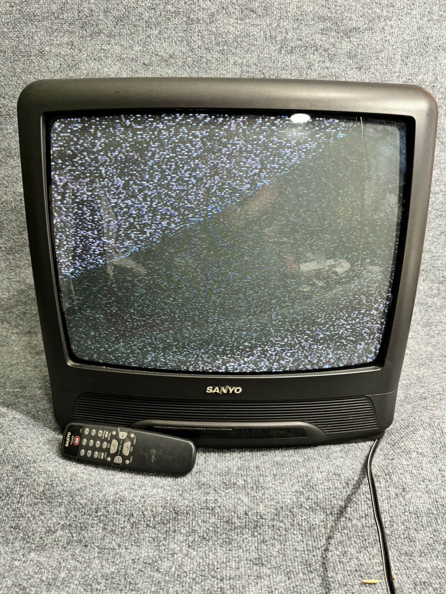 CRT Tv Sanyo With Remote.
