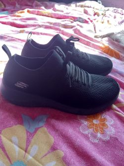  Skechers Tennis Black Color