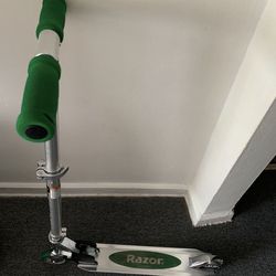 Razor Kids Scooter In Great Condition 