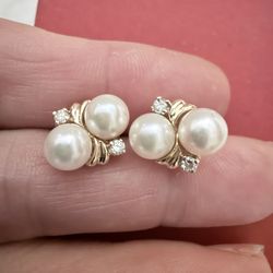 14 K Gold Small Diamonds Real Pearls And Ring Size 6