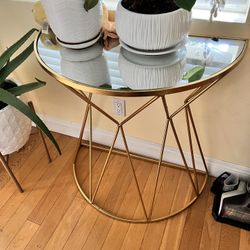 Coffee Table With 2 End  Tables And An Taller Window Table 
