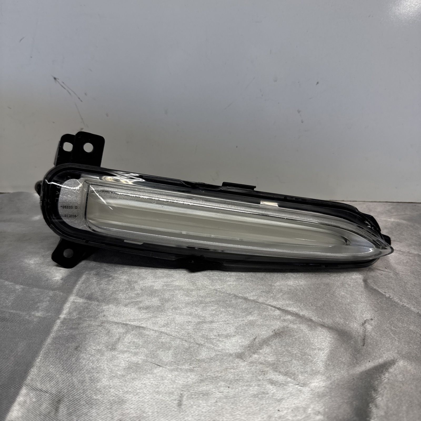 BMW I3 LEFT SIDE FOG LIGHT DAYTIME RUNNING LIGHT (contact info removed) OEM 2018-2019