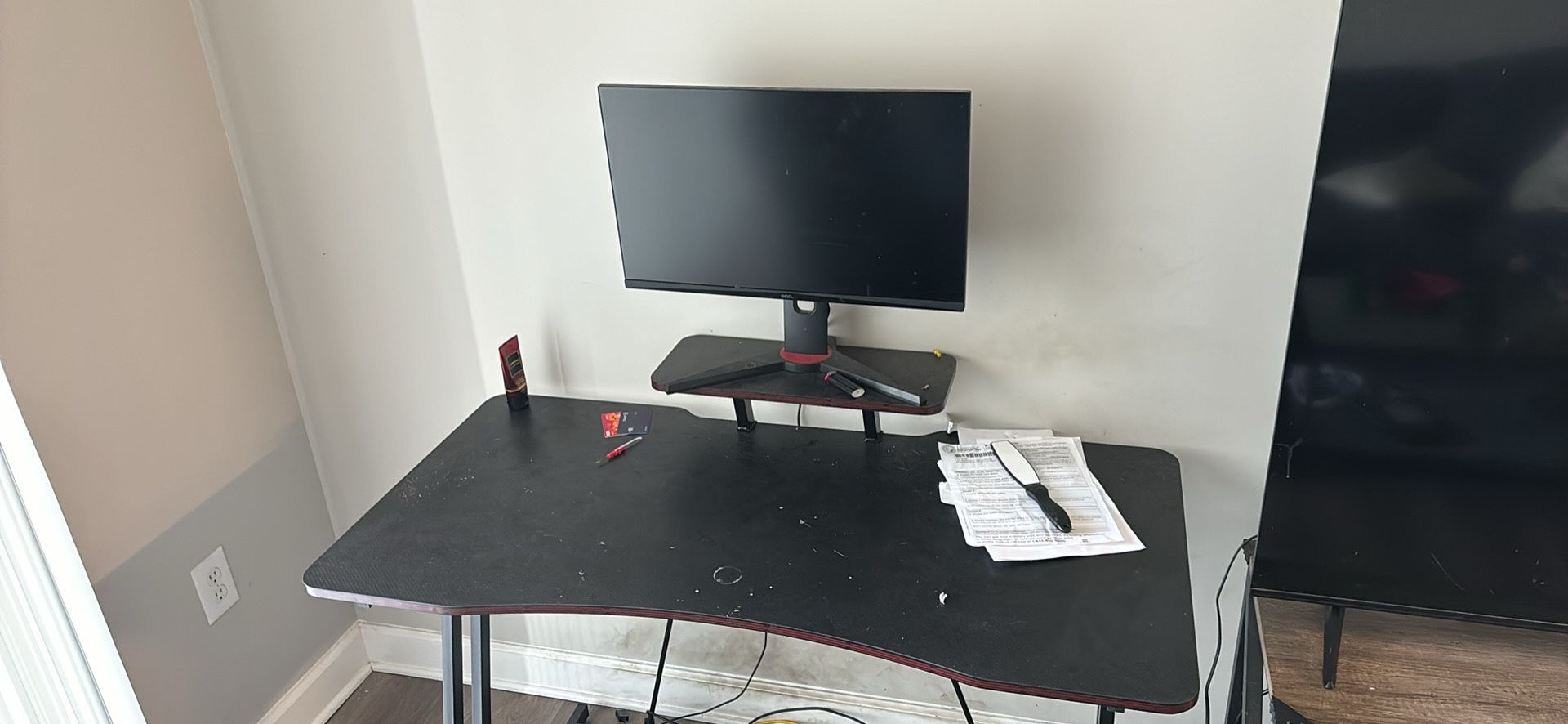 Gaming monitor and Table