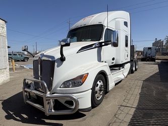 2023 KENWORTH T680 12 SPEED AUTO 455HP MILES 675,902 !NEW ARRIVAL!