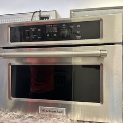 New KitchenAid - 1.4 Cu. Ft. Built-In Microwave - Stainless steel