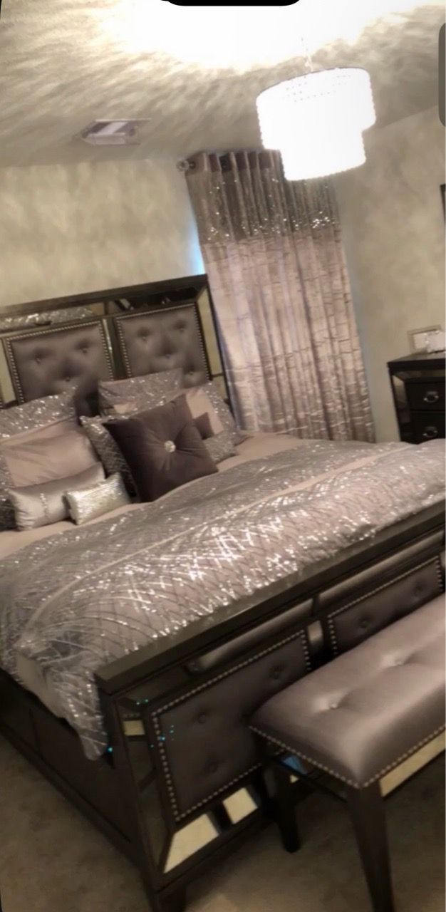 King bed set for Sale in Houston, TX - OfferUp