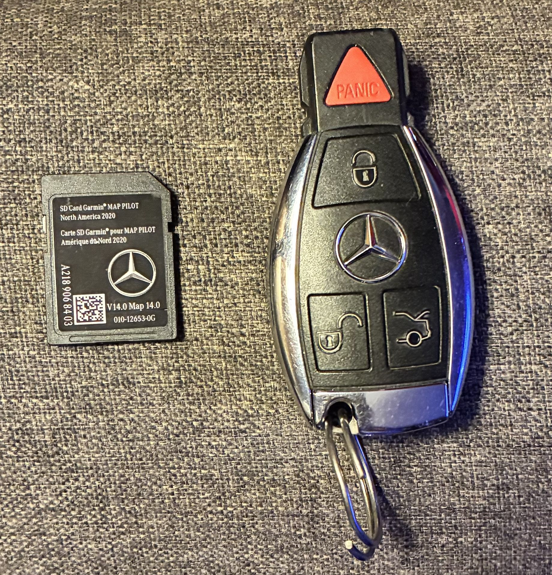 2017 Mercedes Benz CLA Key Fob With Garmin Map Navigation SD Card