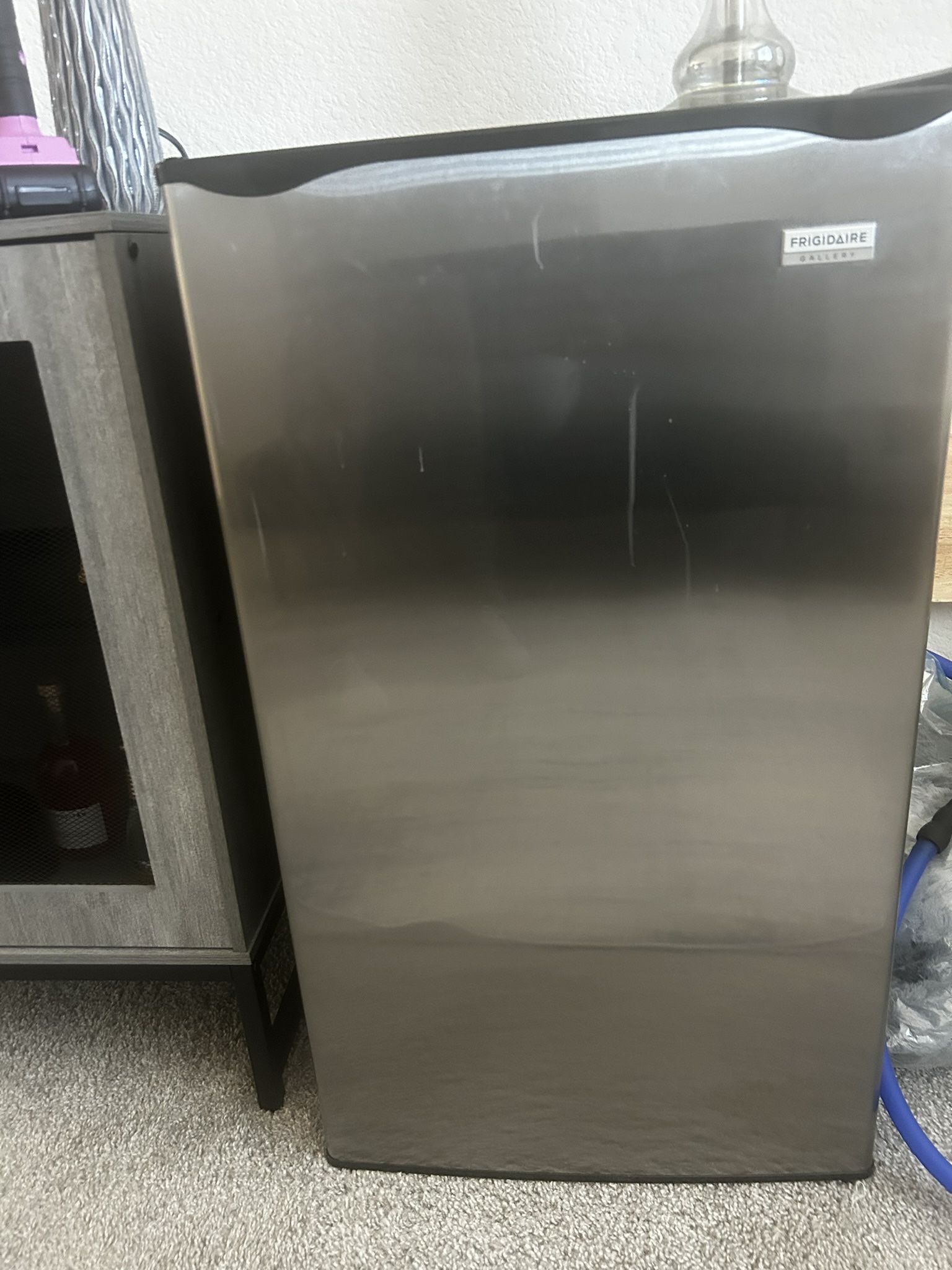 Frigidaire Mini fridge