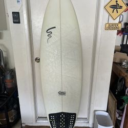 Shred season 6’ 38.5 Liters surfboard 