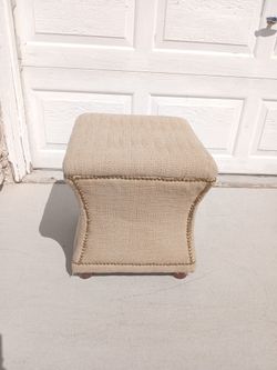 18.5x16.5 Upholstered Ottoman 