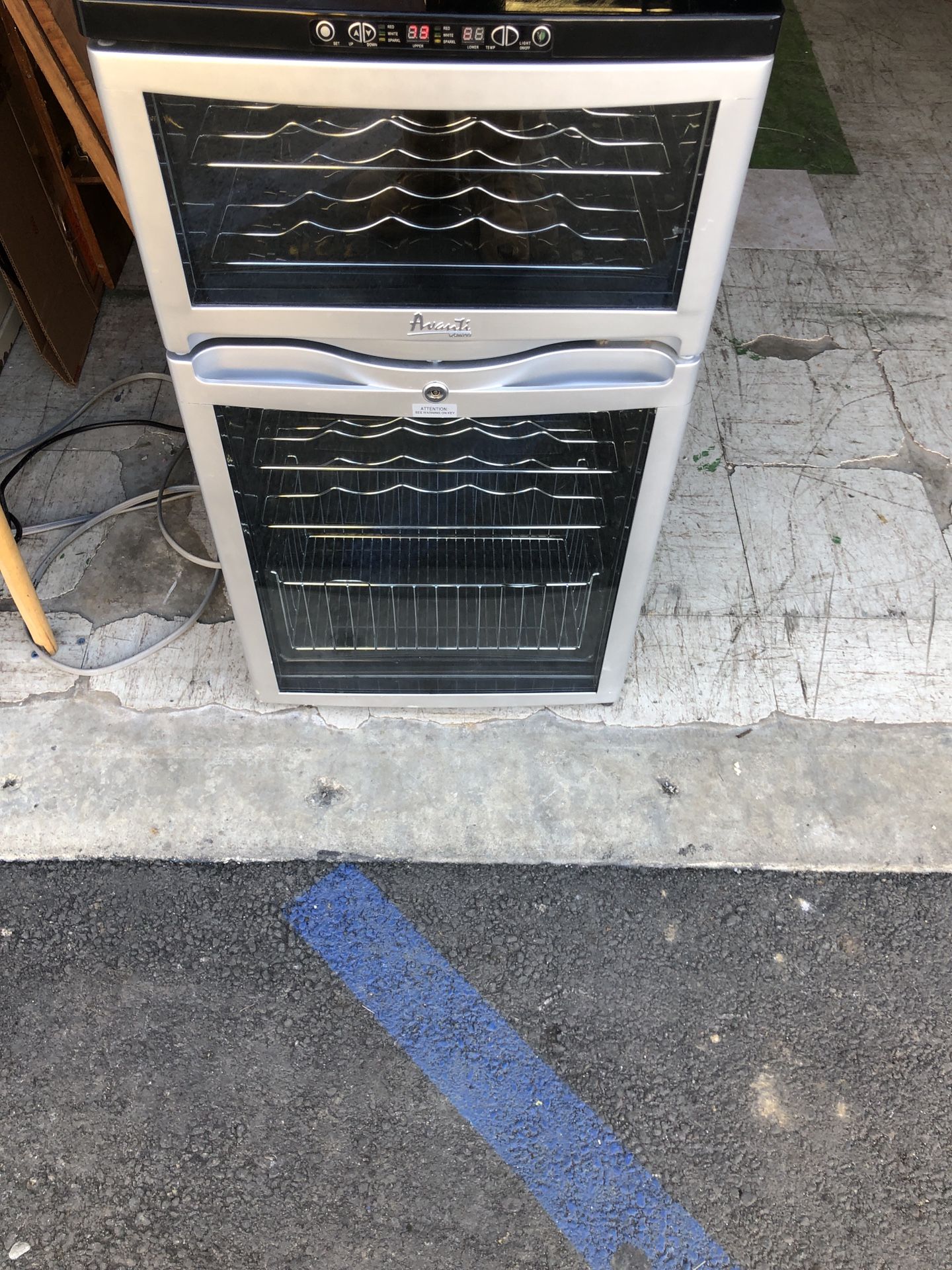 Avanti wine chiller