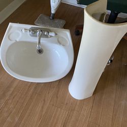 Pedestal Bathroom Sink 