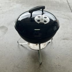 Weber Smokey Joe 14 in. Portable Charcoal Grill in Black Used Once