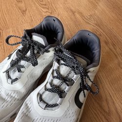 On Cloud Shoes 