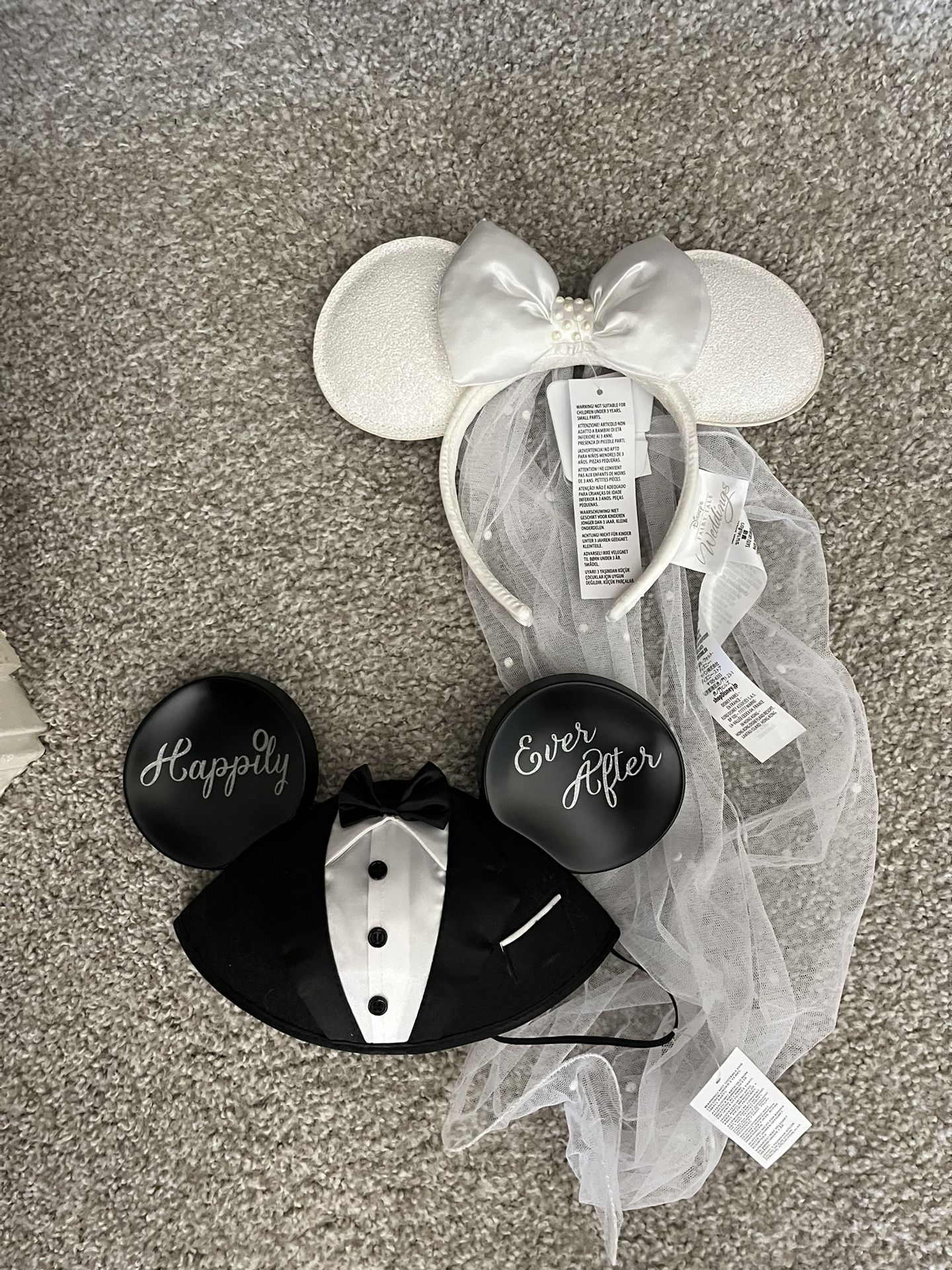 BNWT DISNEY BRIDE AND GROOM EAR AND HAT SET