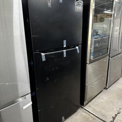 ‼️BRAND NEW FRIGIDAIRE BLACK TOP & BOTTOM FRIDGE ‼️ DELIVERY‼️ PAYMENTS‼️