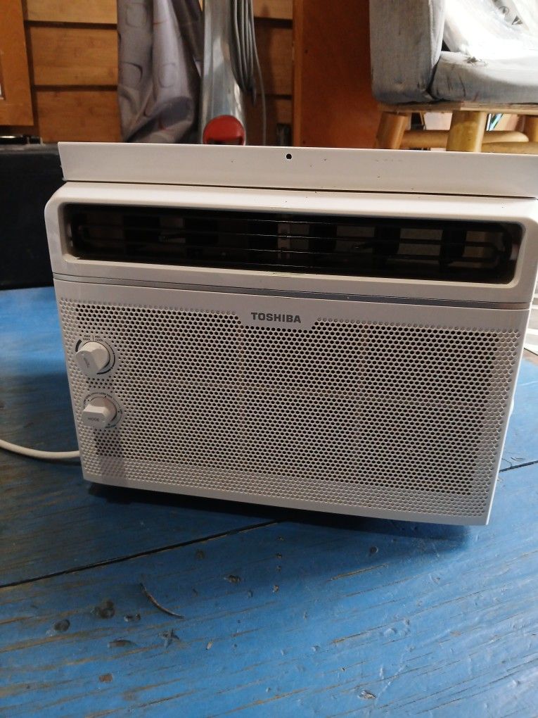 Air Conditioner, Toshiba 5000 Btu Window Unit