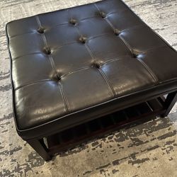 Ottoman/coffee Table