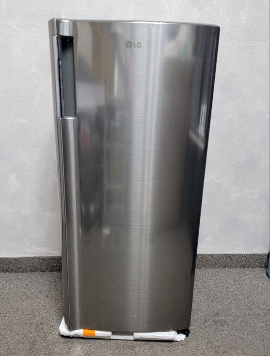 LG 6.0 cu. ft. Single Door Refrigerator with Inverter Compressor and Pocket Handle in Platinum Silver