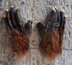 Werewolf gloves