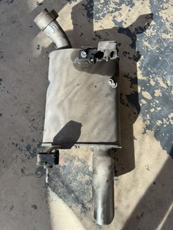 Ford Mustang OEM Muffler With Chrome Exhaust Tip 05-09 V6 Base Model