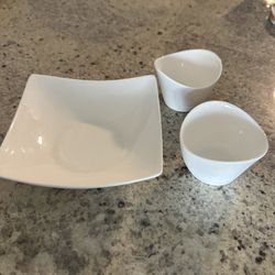 Modern White Dish Set – Square Serving Bowl + 2 Mini Sauce Cups (Mixed Brands)