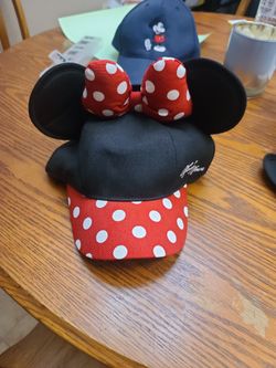 Minniie mouse offical Disney Hats 9ea
