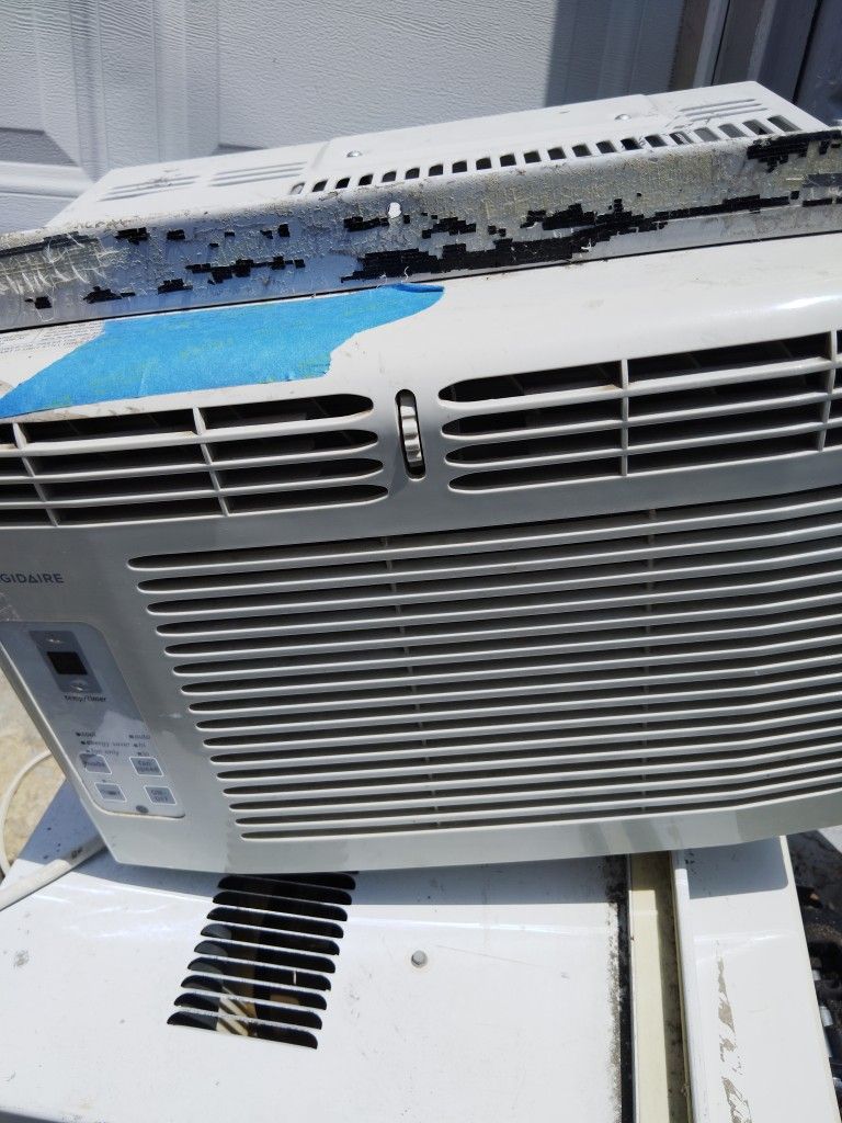 5000 BTU Frigidaire Air Conditioner