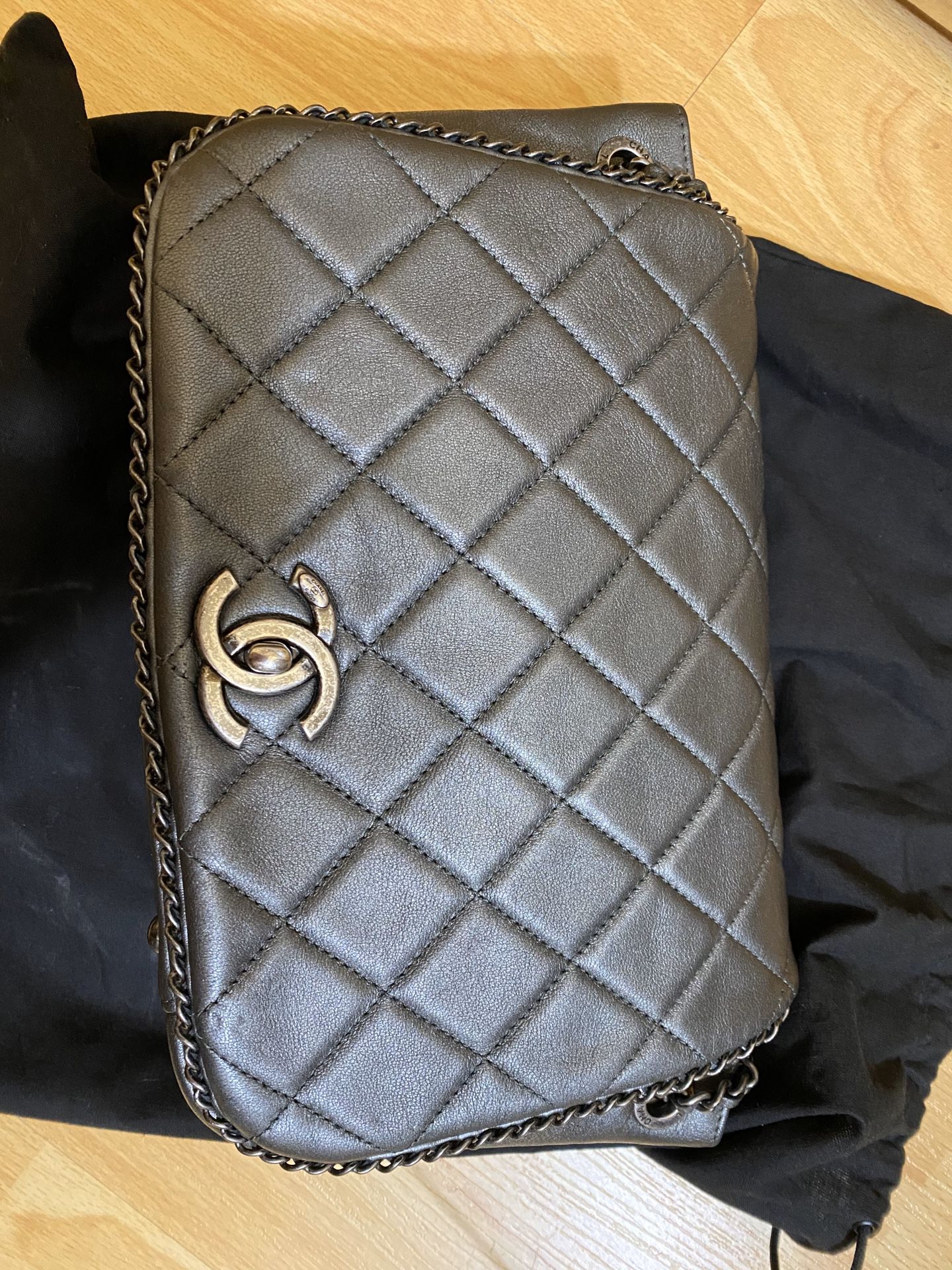Chanel shoulder bag.