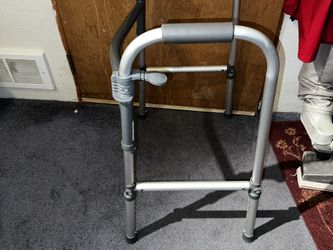 4 Legged Assistance For Walking (walkers)