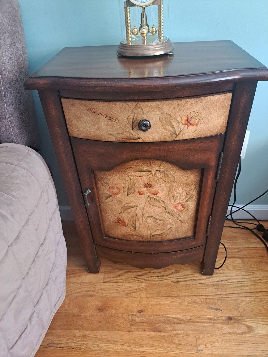 2 Accent End Tables