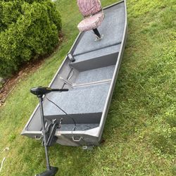 Jon Boat 10FT Aluminum (Fish Finder) $850 OBO
