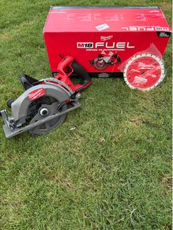 M18 FUEL 18V Lithium-Ion Cordless 7-1/4 in. Rear Handle Circular Saw (Tool-Only)
