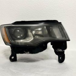 2016 - 2020 JEEP GRAND CHEROKEE RH HEADLIGHT OEM