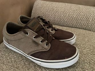 Vans 7.5 women’s, 6 men’s