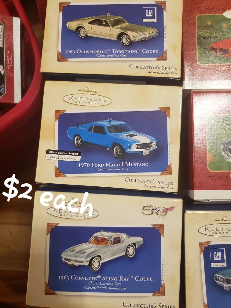 Lot Of 18 Hallmark Classic American Cars Ornaments for Sale in Modesto