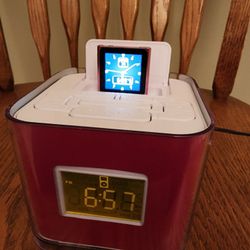 Ipod Nano / Alarm Clock