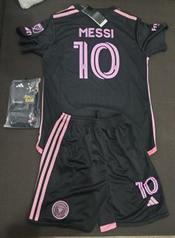 MESSI INTER MIAMI KIDS SOCCER KIT, $40. CASH PLEASE!!!