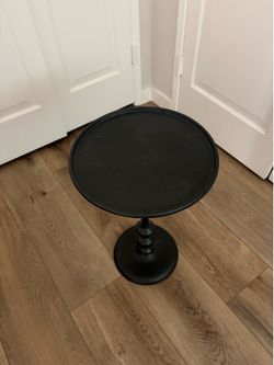 Metal end/side table