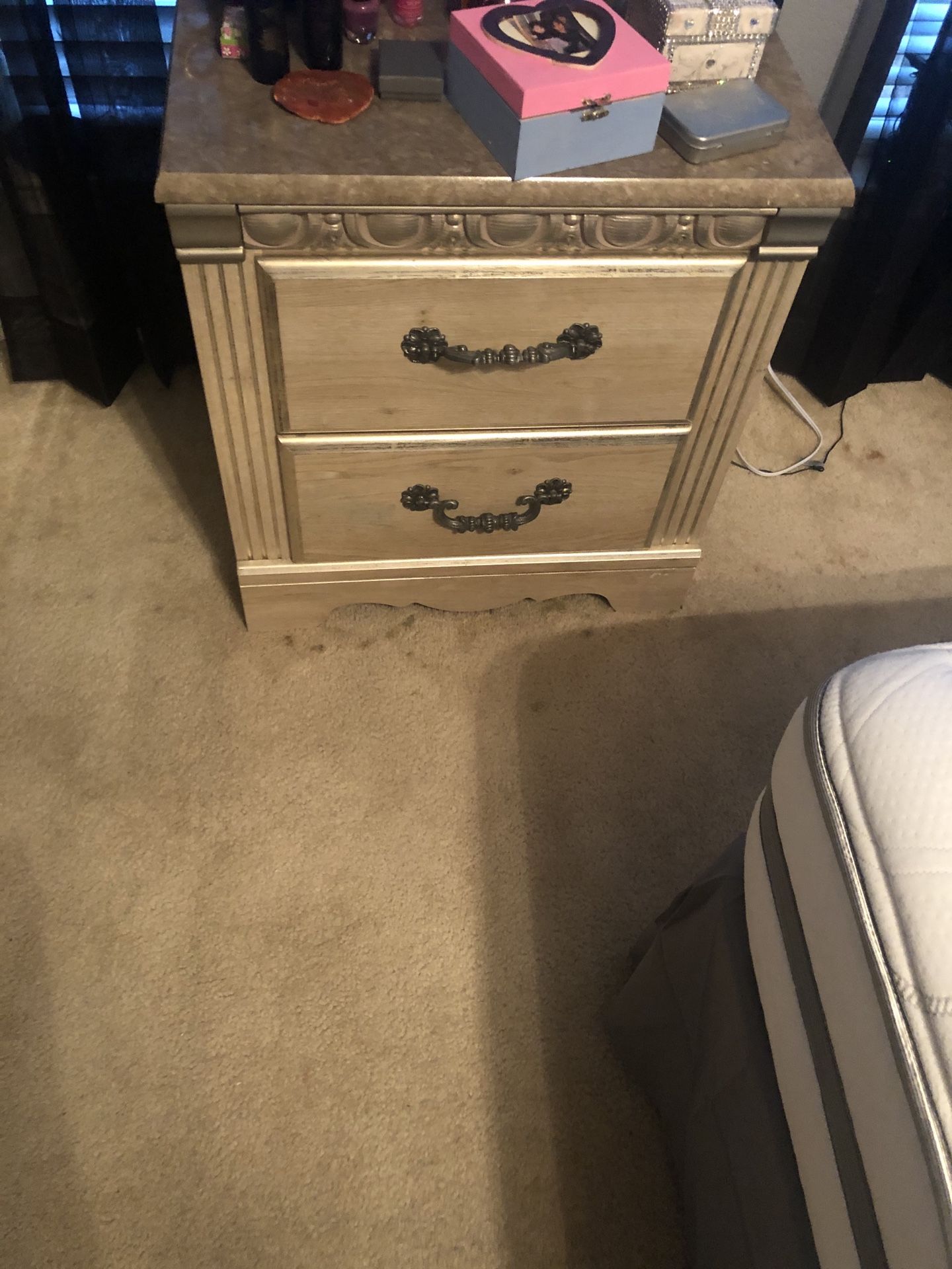 3 Piece Wood queen bed set