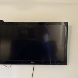 40 Inch TV With Roku