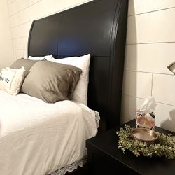 Queen Headboard & Nightstands 