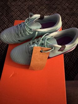 6y Brand New Nike Soccer Cleats