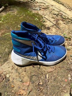NIKE HYPERDUNK BASKETBALL SHOES