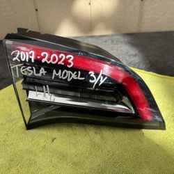 2017 2018 2019 2020 2021 2022 2023 TESLA MODEL 3/Y LEFT SIDE TAIL LIGHT OEM USED 