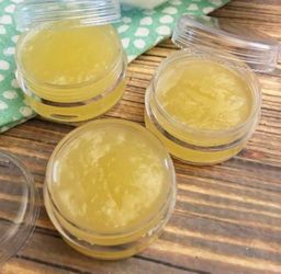 Homemade lip scrub all natural ingredients