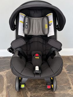 Doona Car Seat & Stroller + 2 Bases + Travel Bag