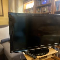 ’09 Panasonic VIERA 32” LCD – Your Next TV!