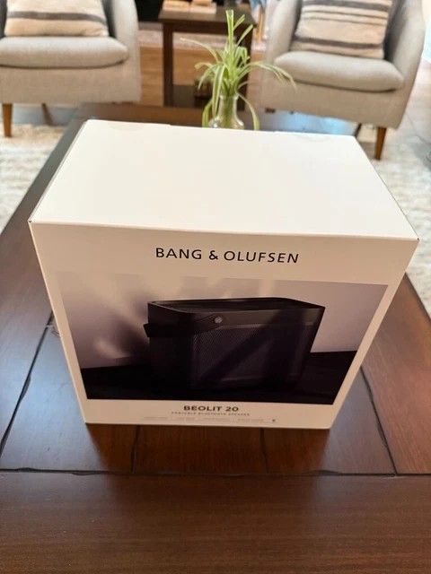 Bang & Olufsen wireless portable speaker, Beolit ​​20, Black 