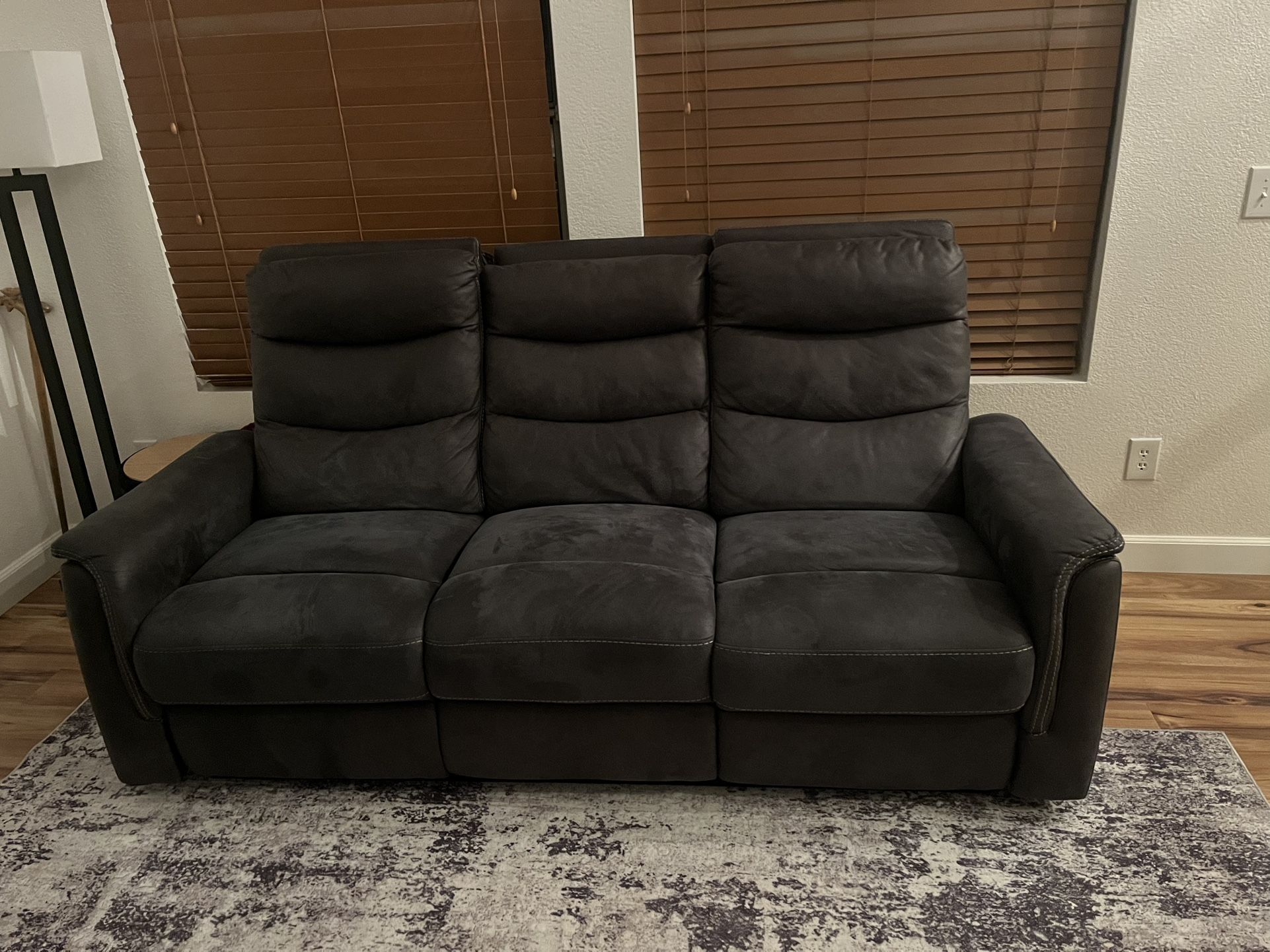 3 Seater, Manual Recliners, Middle Drop Down